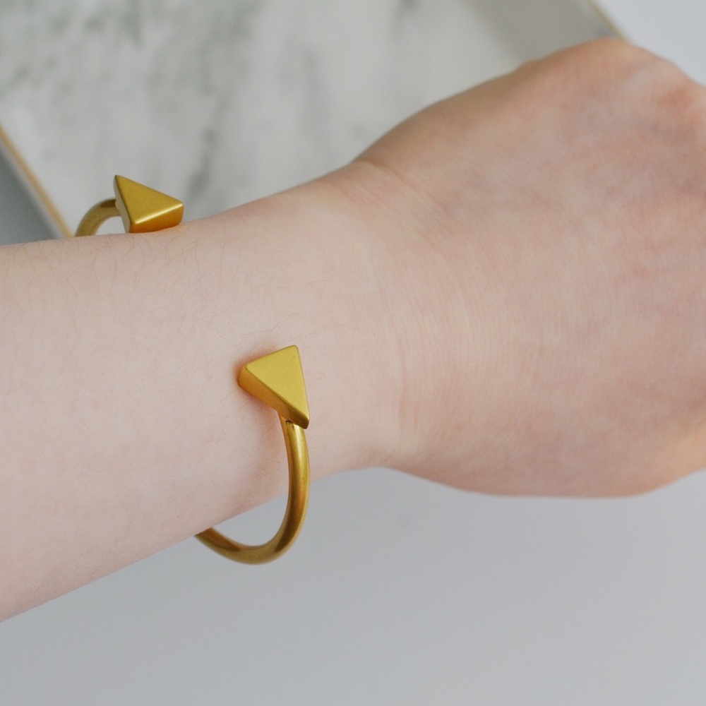 NWOT Madewell Triangle Gold Cuff Bracelet - Picture 2 of 4